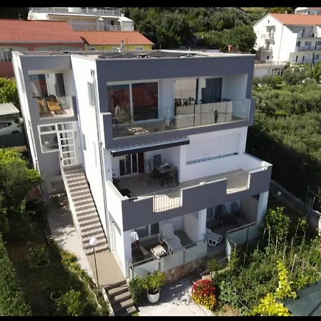 Anaivana Apartment *