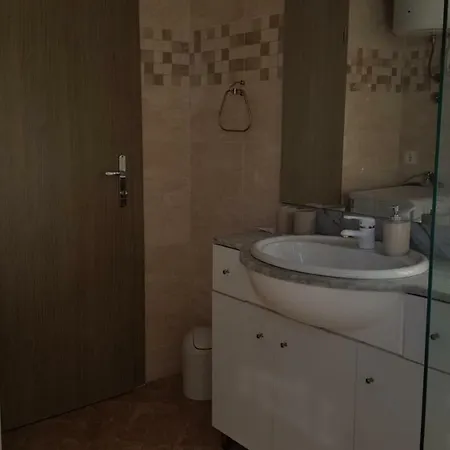 Anaivana Apartment *
